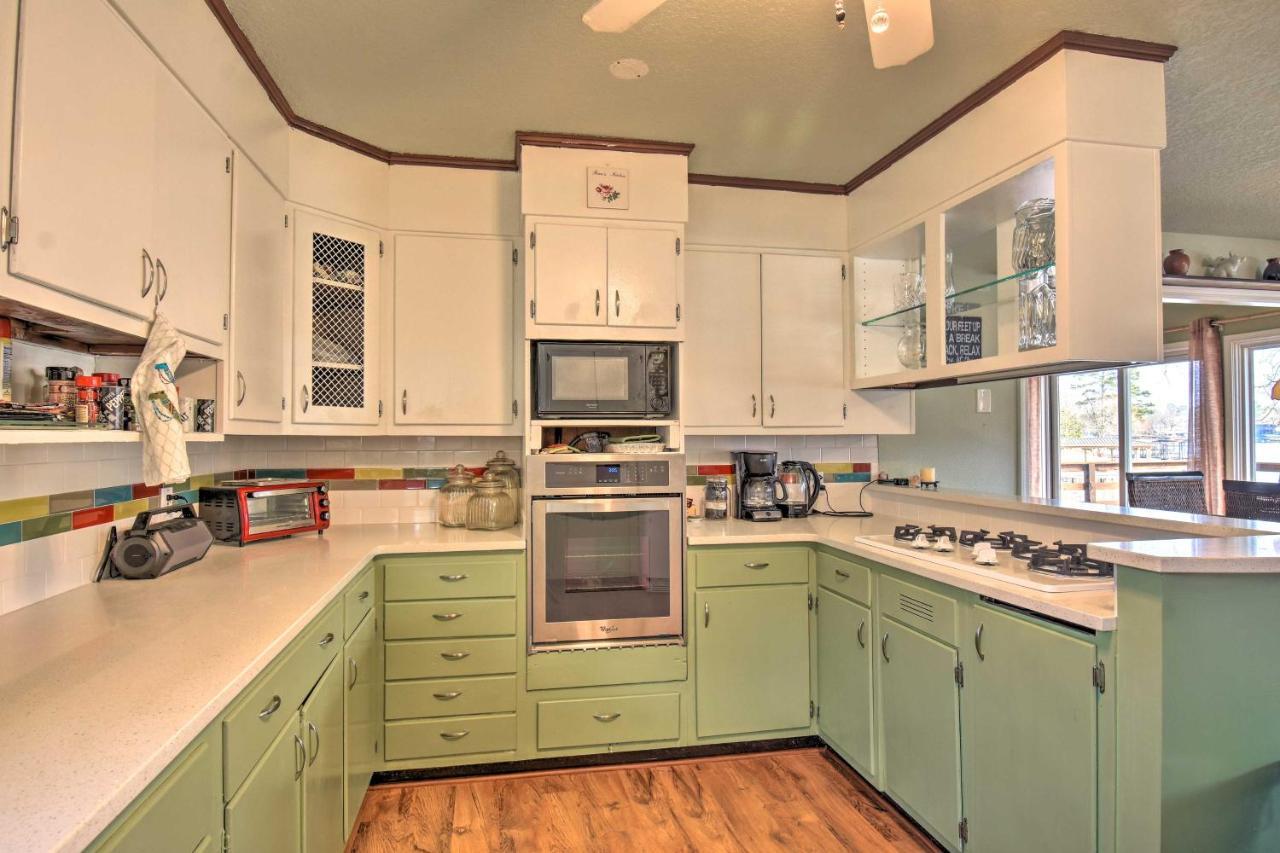 Lakefront Hot Springs Home With Updated Deck And Dock! Екстер'єр фото