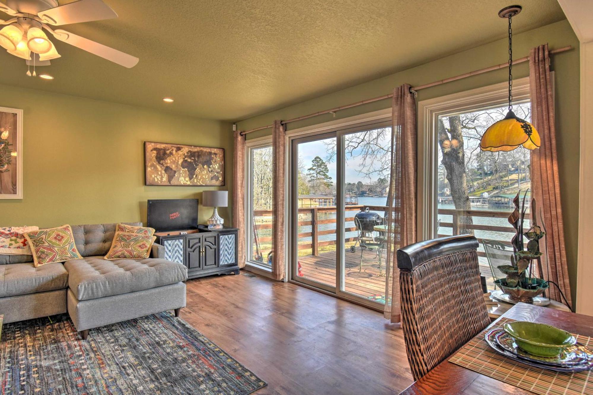 Lakefront Hot Springs Home With Updated Deck And Dock! Екстер'єр фото